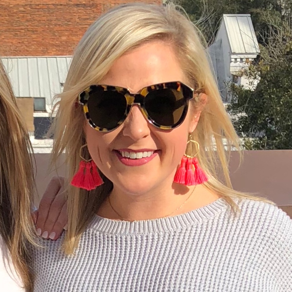 Meet your Posher, Joelle